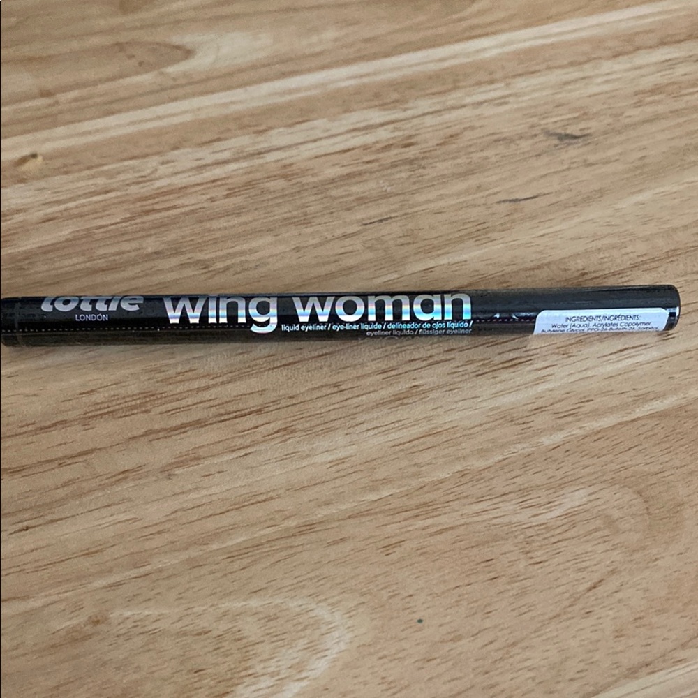 Black Pencil Eyeliner for Winged Looks